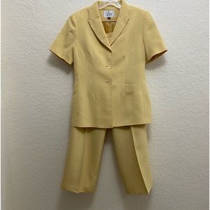 Yellow Le Suit Pant Suit size 10